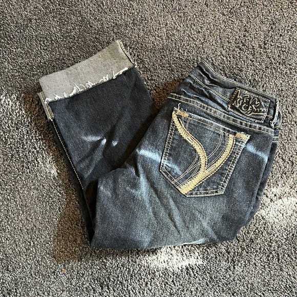 Ariya Distressed, Cropped Jeans - Picture 1 of 6